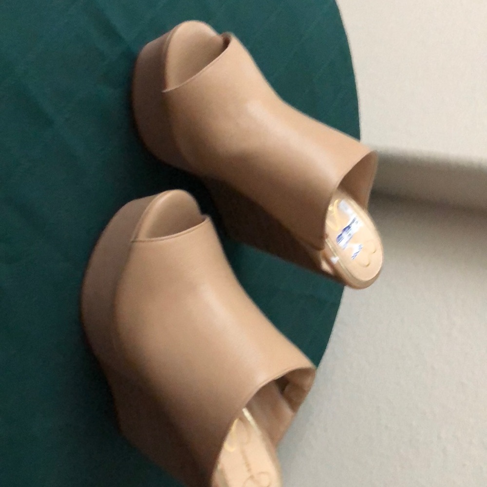 Beautiful platform open toe sandels